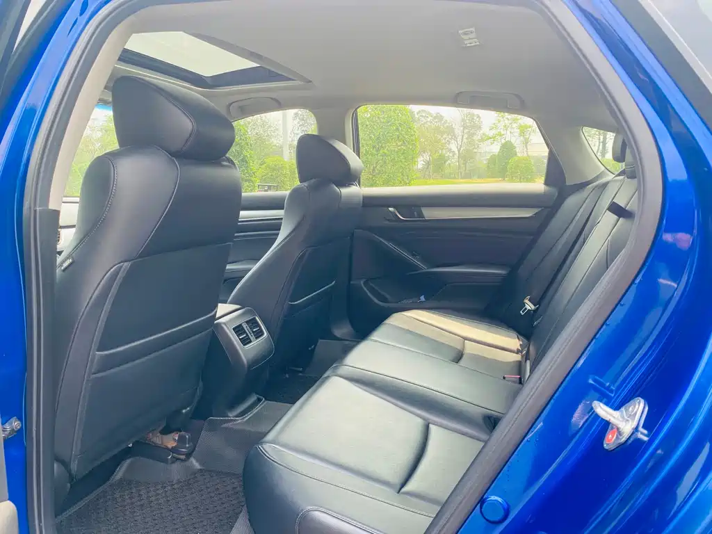 Honda Accord 2019 — фото 11