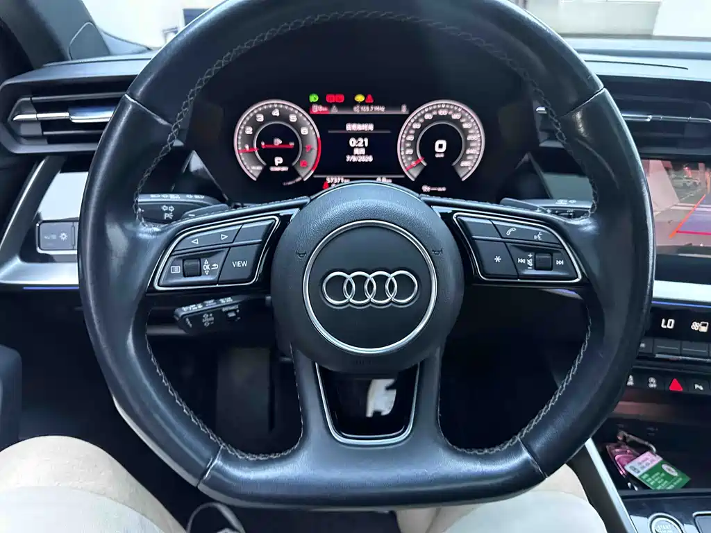 Audi A3 2023 — фото 12