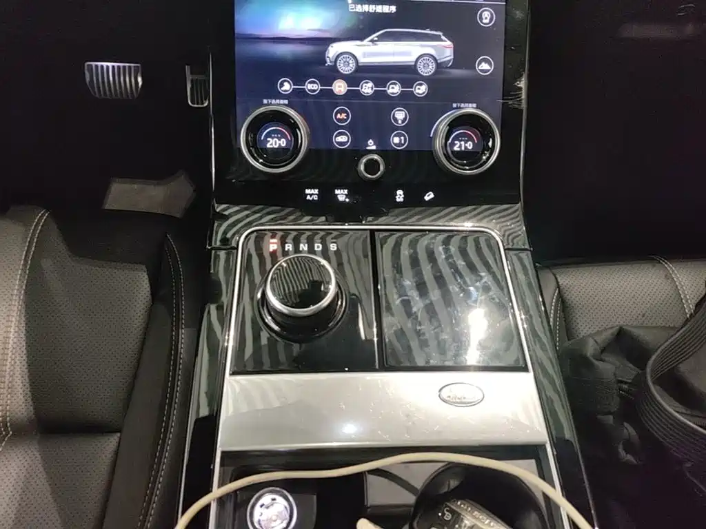 Land Rover Range Rover Velar 2020 — фото 10