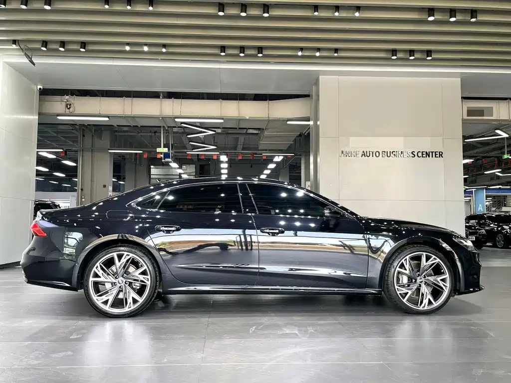 Audi A7L 2023 — фото 7
