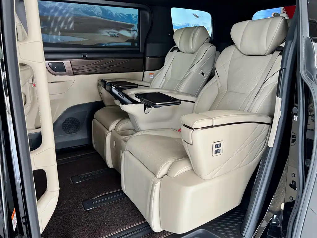 Toyota Alphard 2025 — фото 12