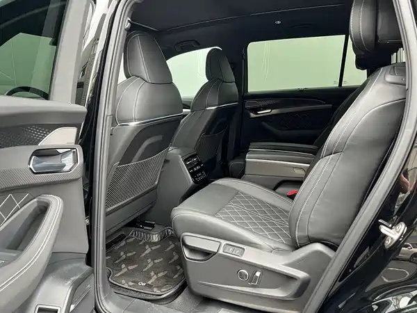 Audi Q6 2025