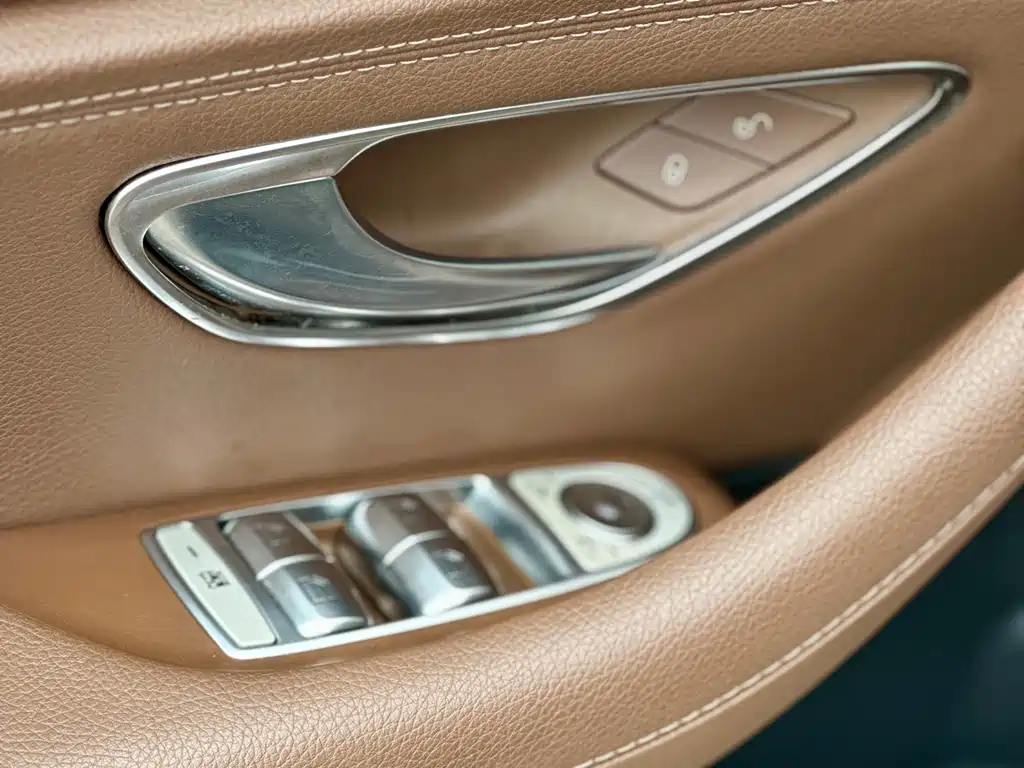 Mercedes-Benz E-Class 2019 — фото 24