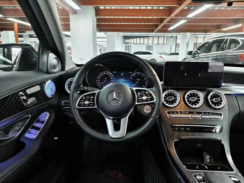 Mercedes-Benz C-Class 2019 — фото 8