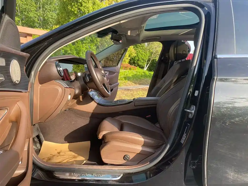 Mercedes-Benz E-Class 2023