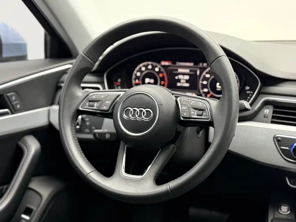 Audi A4L 2018 — фото 17