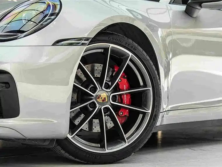 Porsche 911 2021 — фото 10