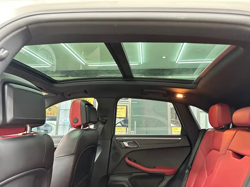 Porsche Macan 2019 — фото 9