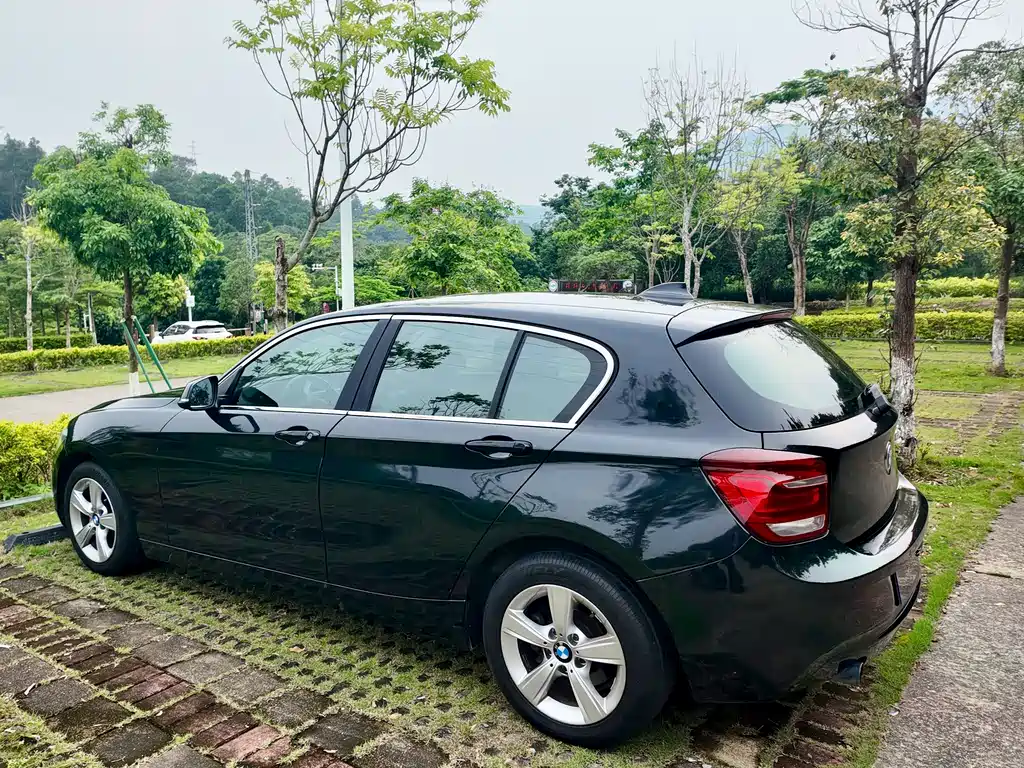 BMW 1 Series 2012 — фото 10