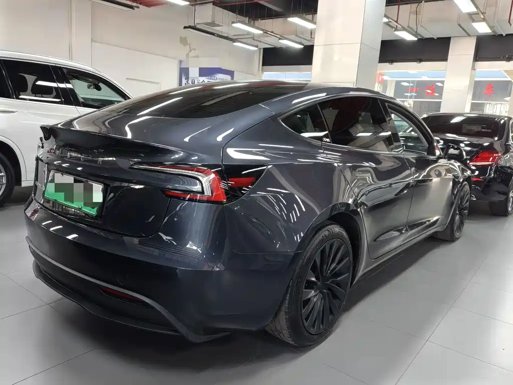 Tesla Model 3 2025 — фото 14