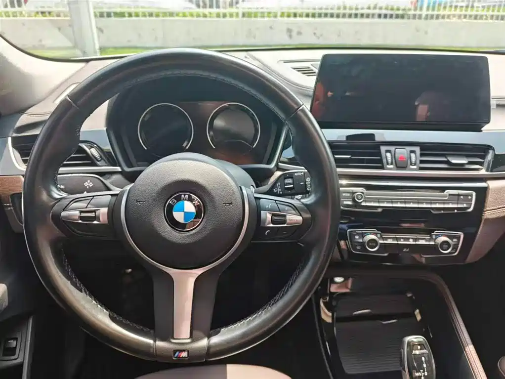 BMW X2 2023 — фото 11