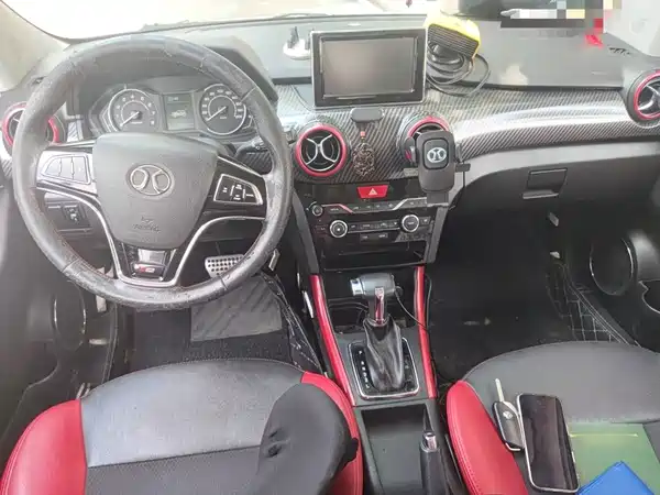BAIC Shenbao X25 2016