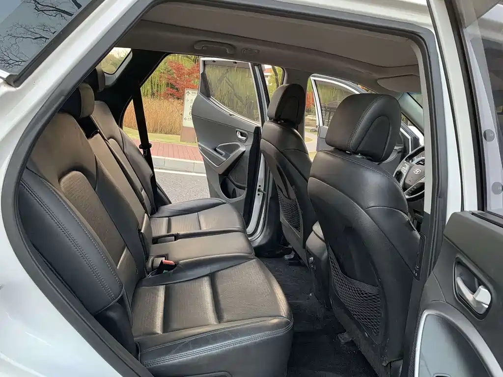 Hyundai Santa Fe 2015 — фото 16