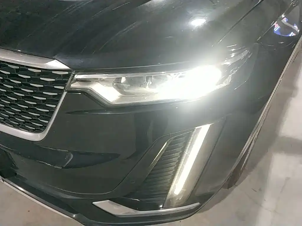 Cadillac XT6 2021 — фото 24