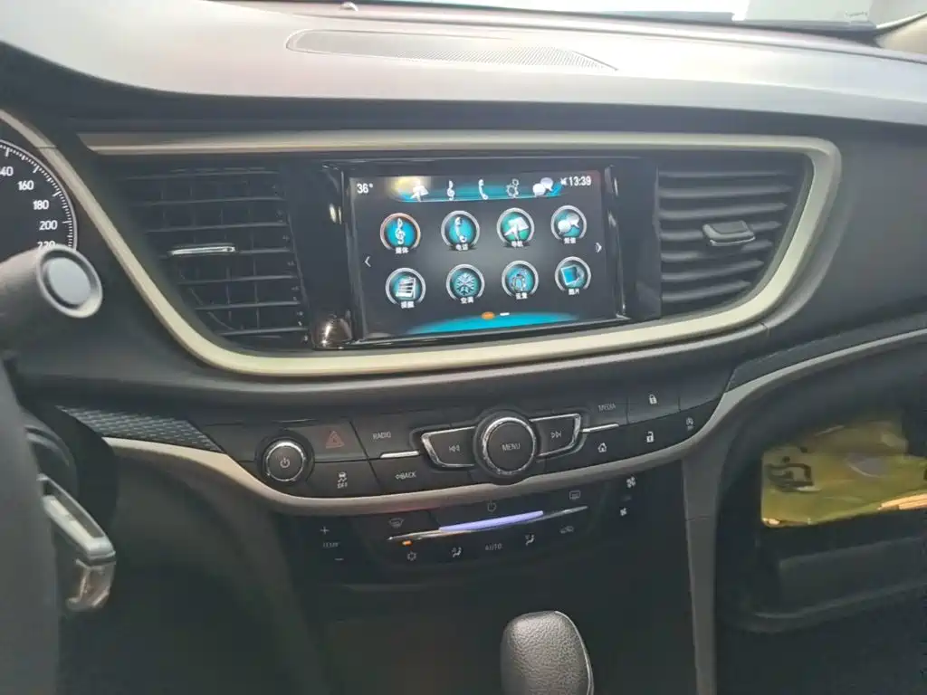 Buick Excelle 2019 — фото 13