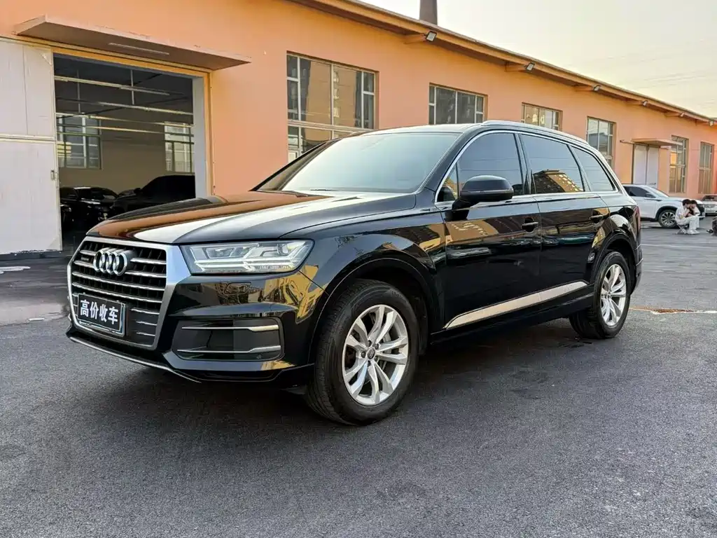 Audi Q7 2018 — фото 1