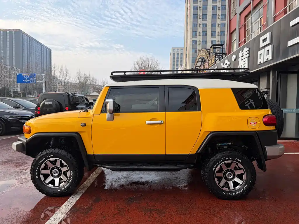 Toyota FJ Cruiser 2017 — фото 3