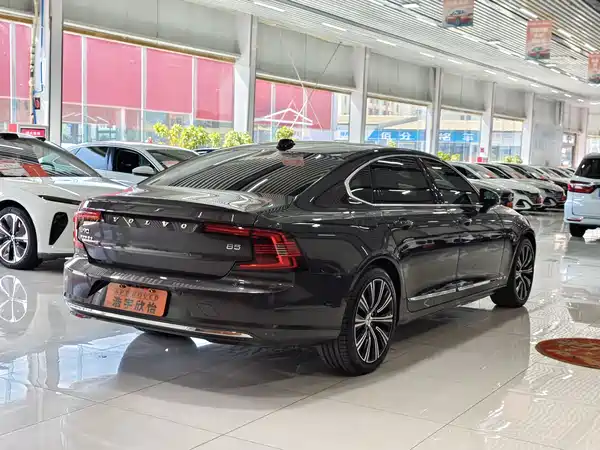 Volvo S90 2024