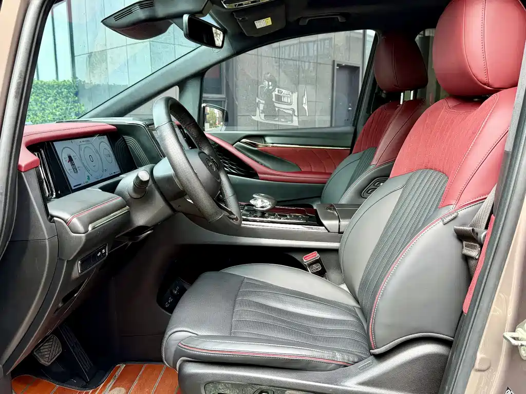 GAC Motor Trumpchi M8 2023 — фото 15