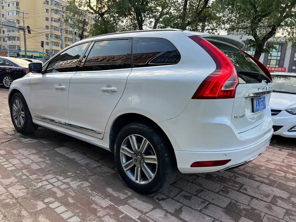 Volvo XC60 2016 — фото 6
