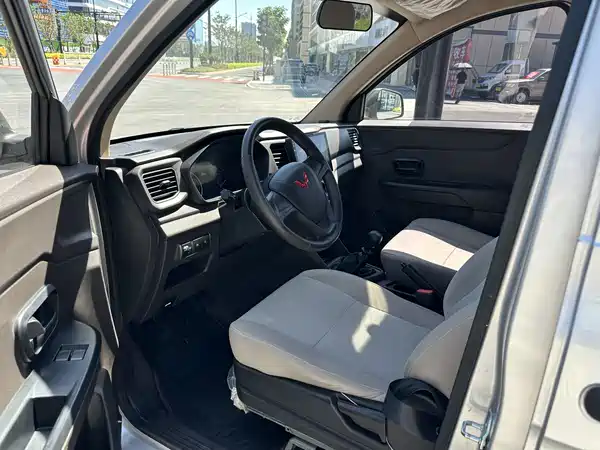 Wuling Hongguang V 2022
