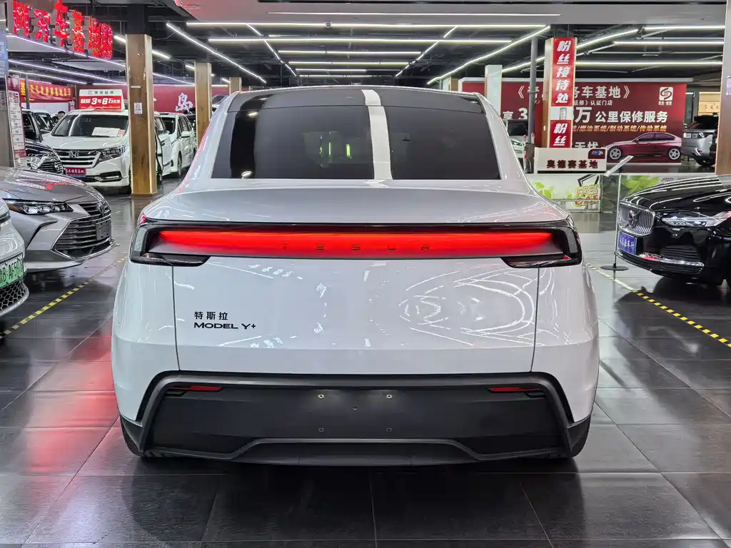Tesla Model Y 2026