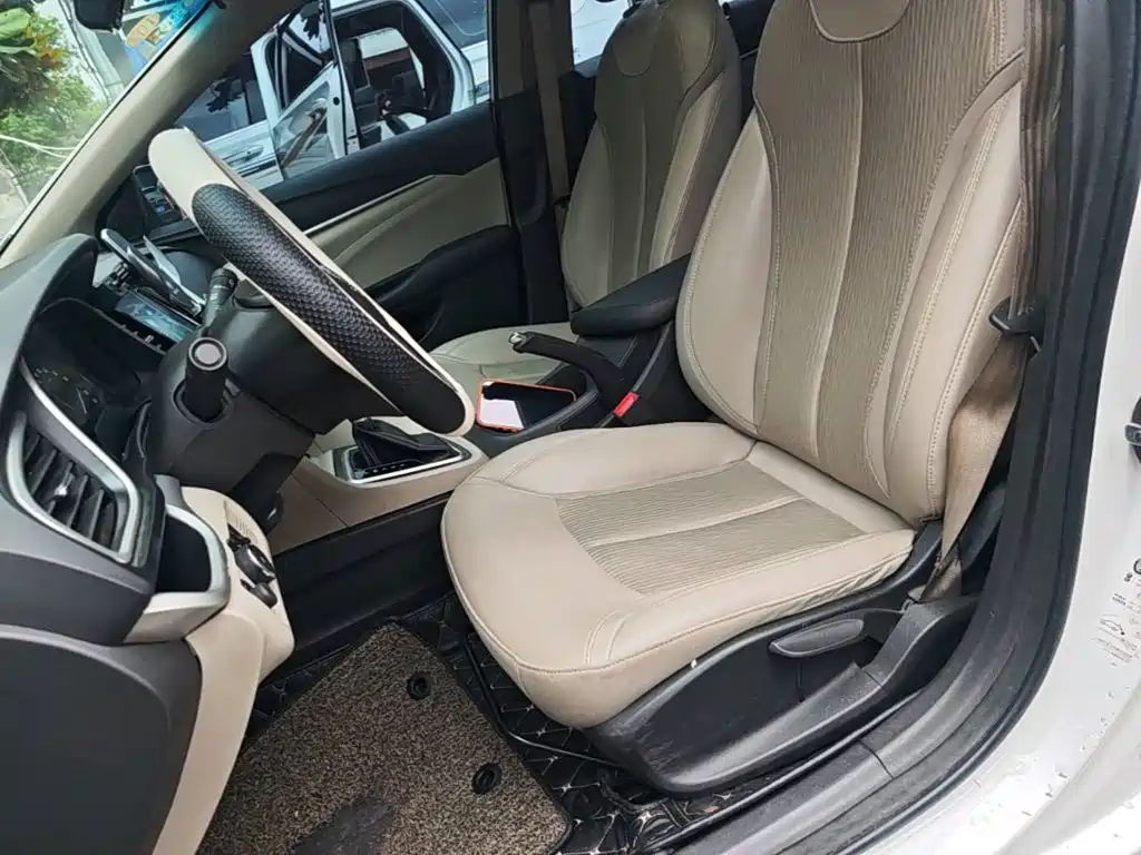 Buick Excelle 2017 — фото 15