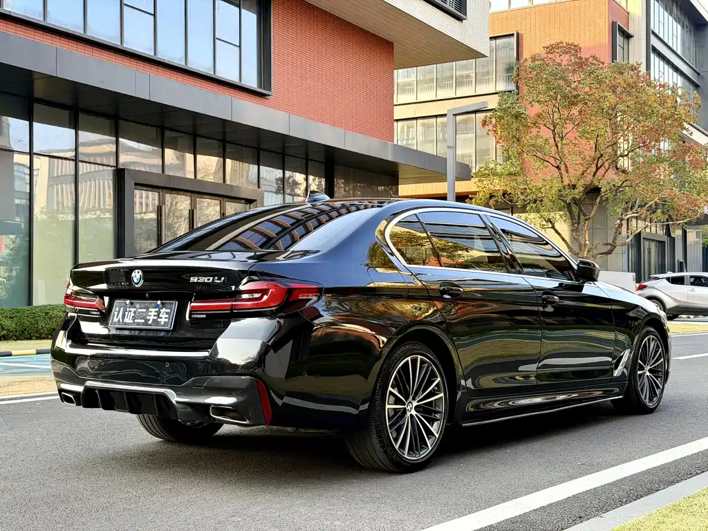 BMW 5 Series 2023 — фото 14
