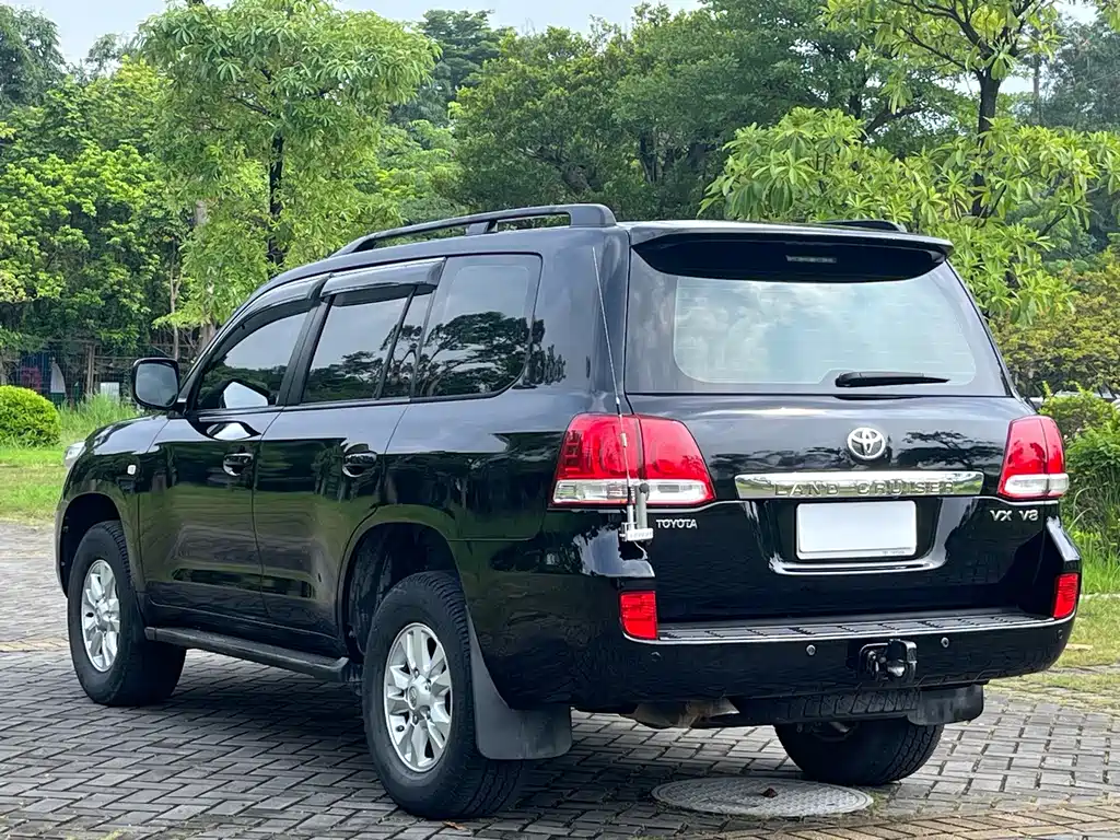 Toyota Land Cruiser 2011 — фото 9