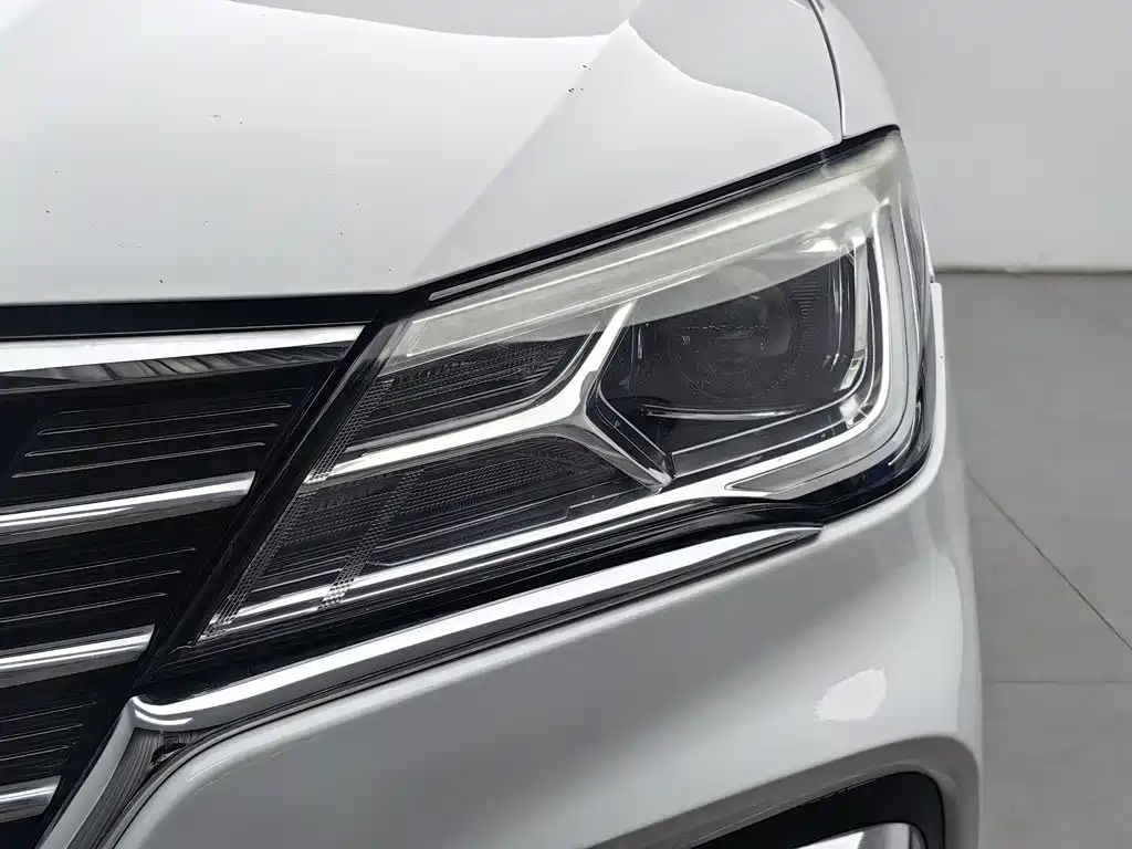 Roewe i5 2019 — фото 7