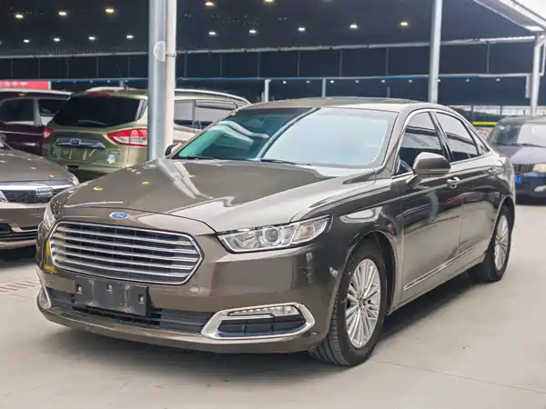Ford Taurus 2017