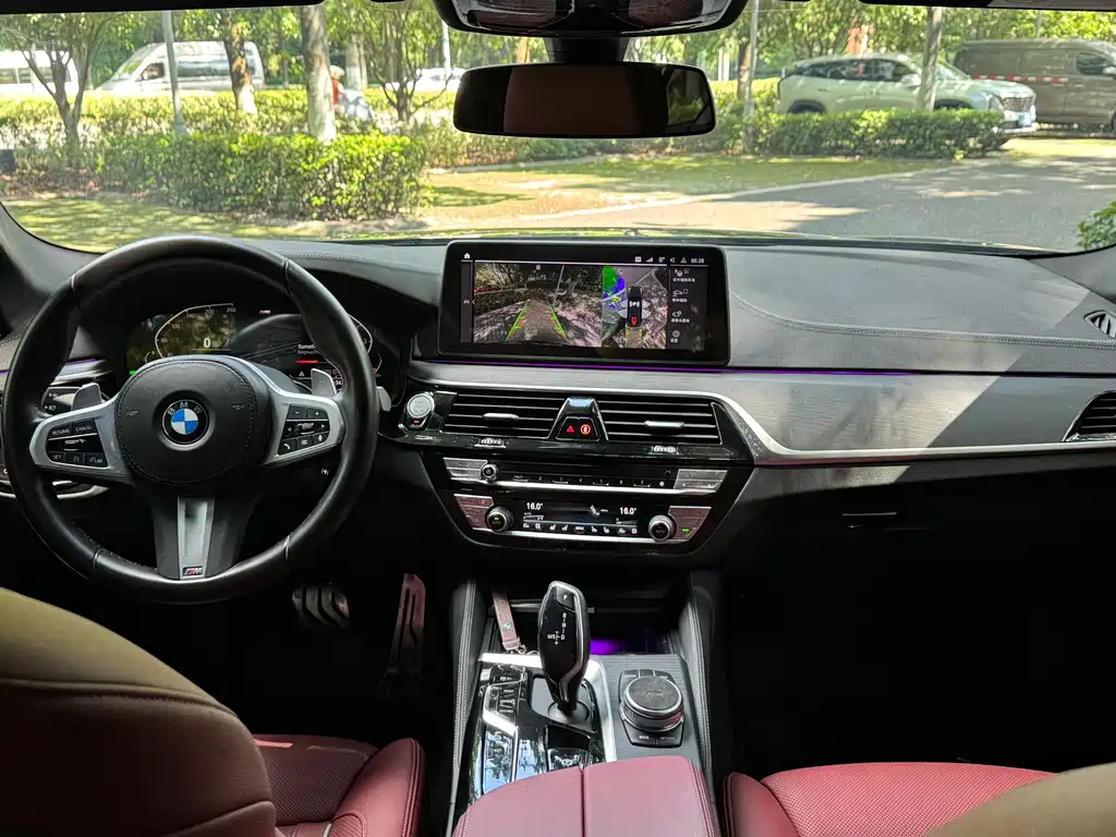 BMW 5 Series 2022 — фото 12
