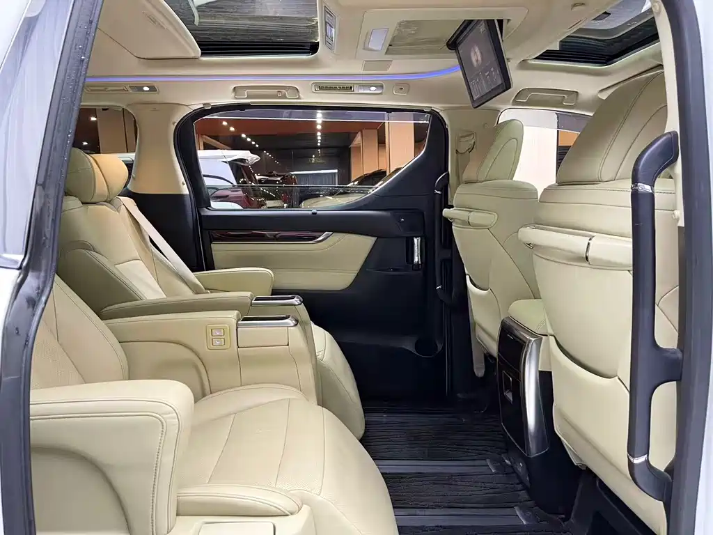 Toyota Alphard 2016 — фото 8
