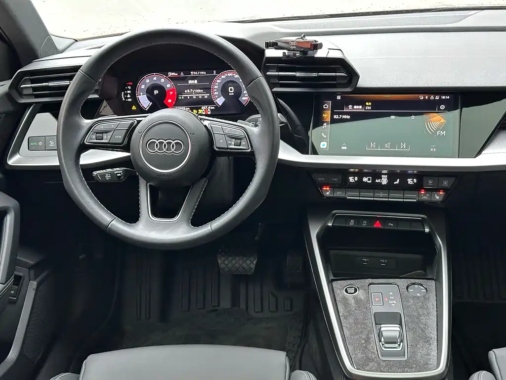 Audi A3 2023 — фото 14