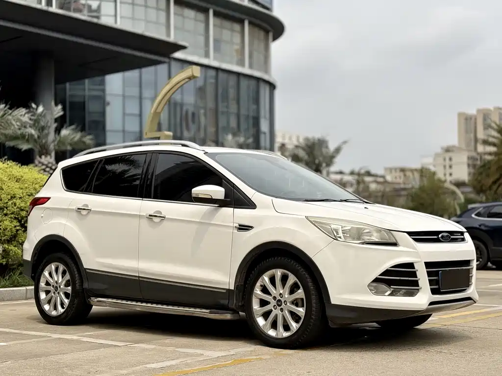 Ford Kuga 2014 — фото 3