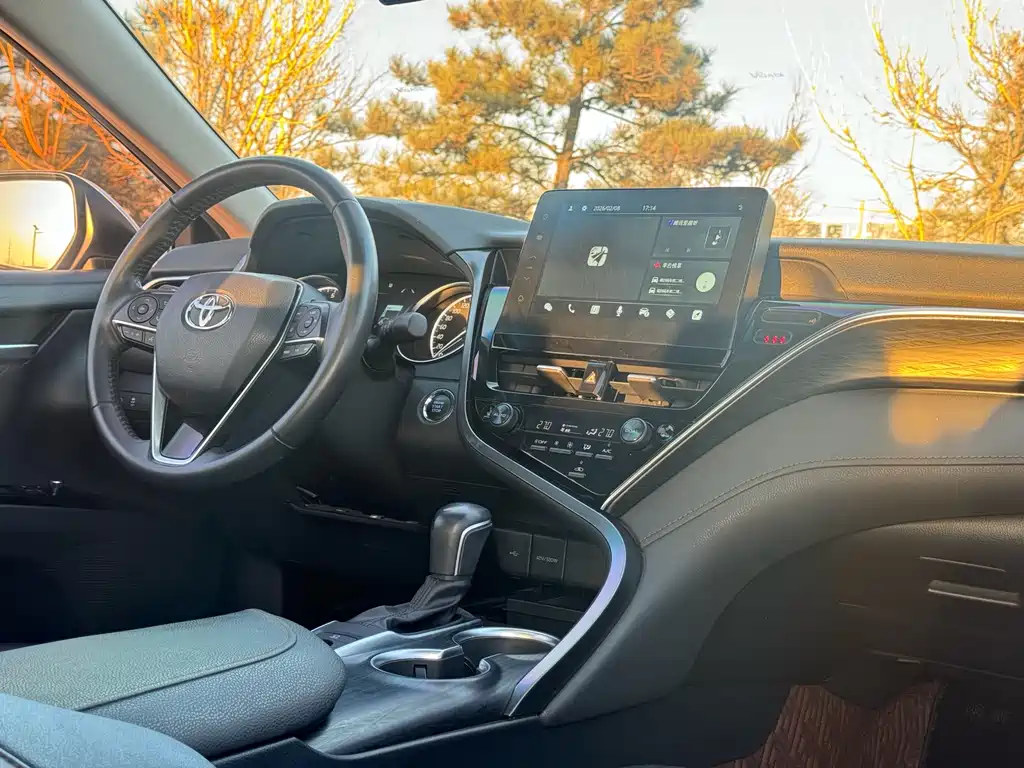 Toyota Camry 2021 — фото 19