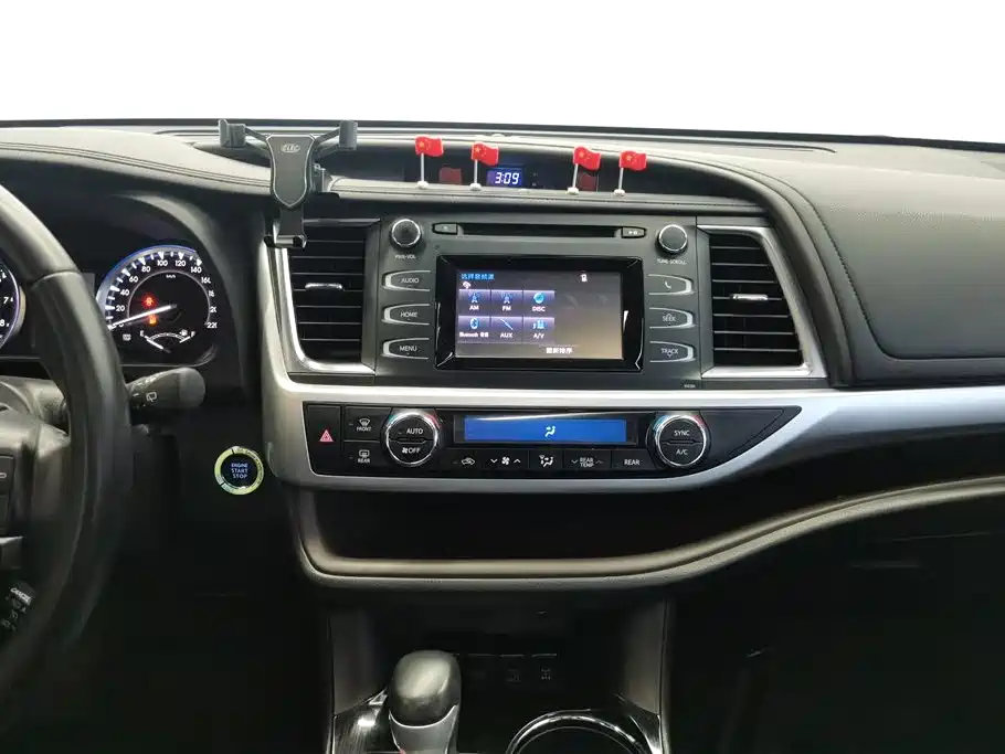 Toyota Highlander 2018 — фото 13