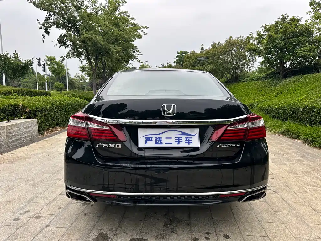 Honda Accord 2018 — фото 11