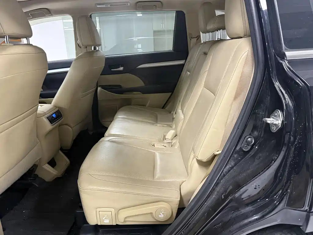 Toyota Highlander 2017 — фото 13
