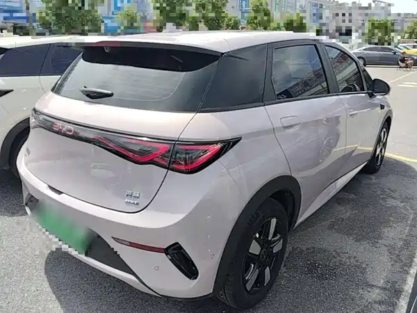 BYD Dolphin 2025