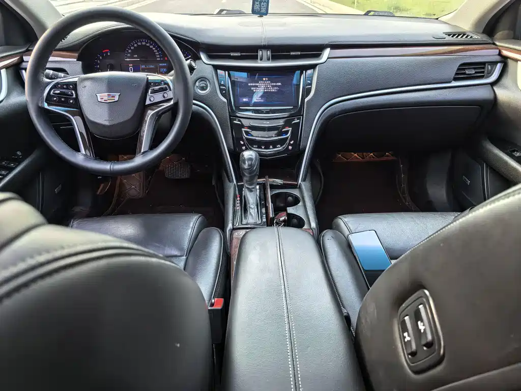 Cadillac XTS 2016 — фото 16