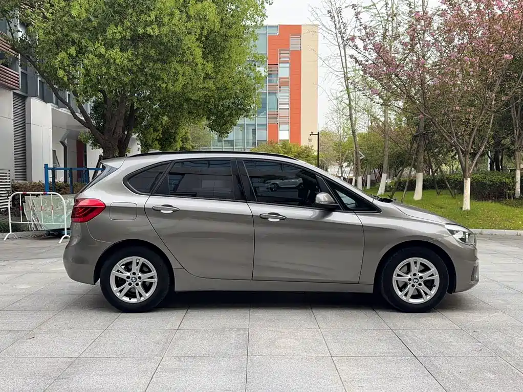 BMW 2 Series Active Tourer 2015 — фото 8