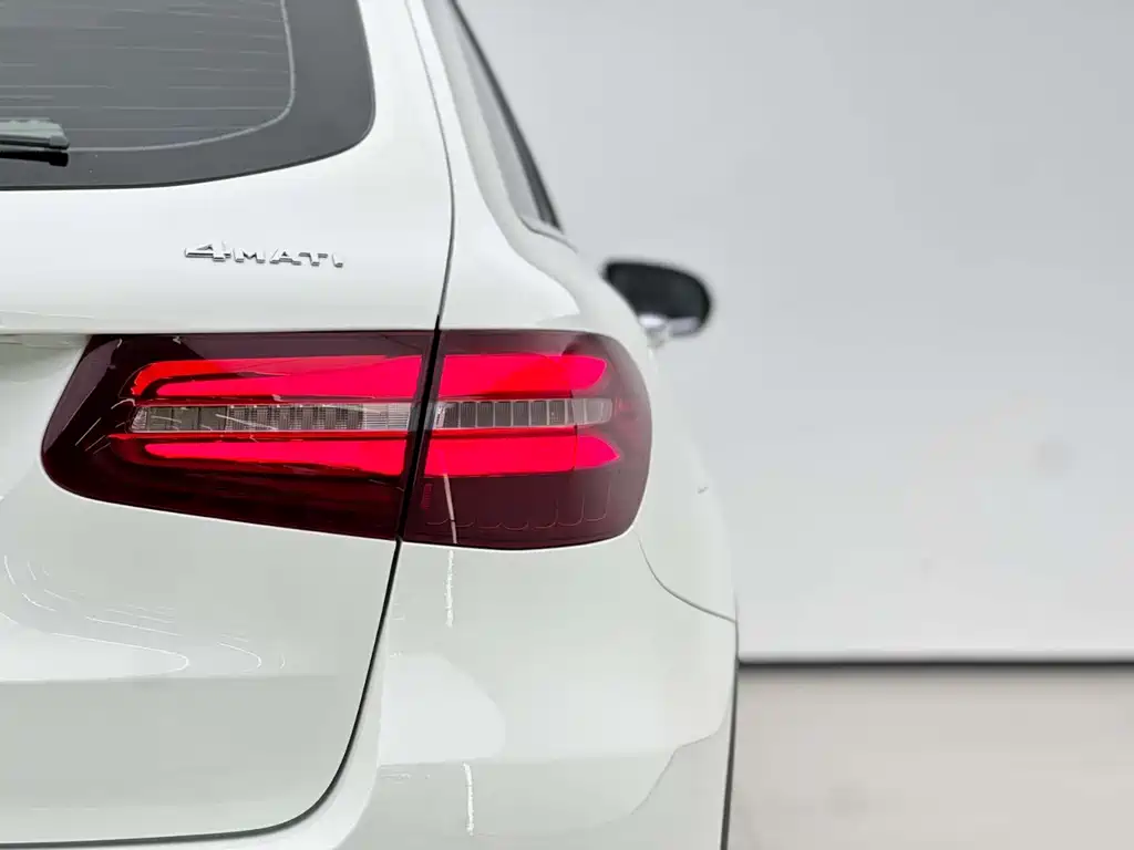 Mercedes-Benz GLC 2018 — фото 13