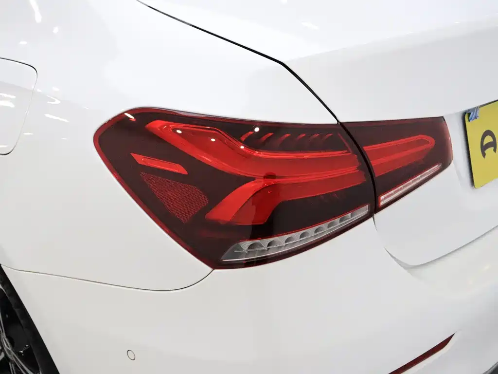 Mercedes-Benz A-Class 2022 — фото 8