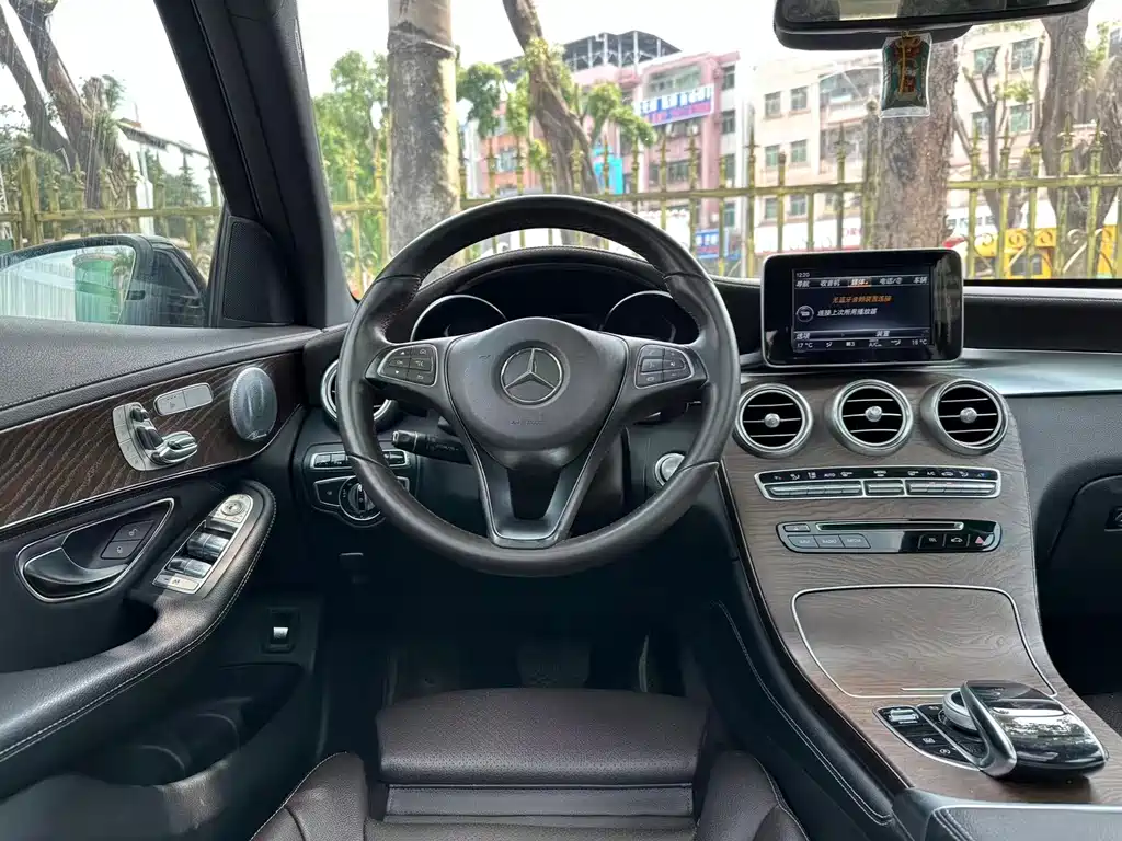 Mercedes-Benz GLC 2016 — фото 14