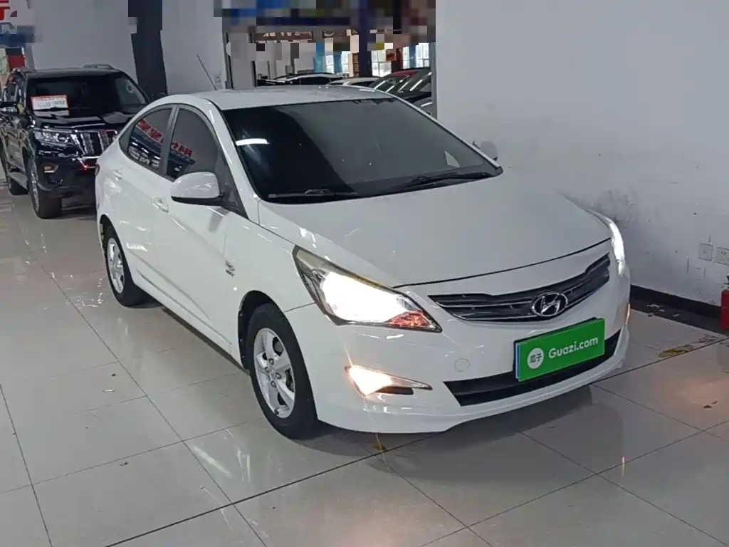 Hyundai Verna 2015 — фото 4