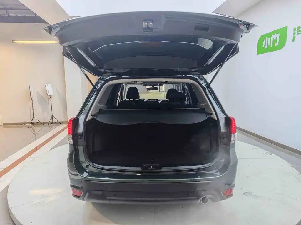 Subaru Forester 2023 — фото 16
