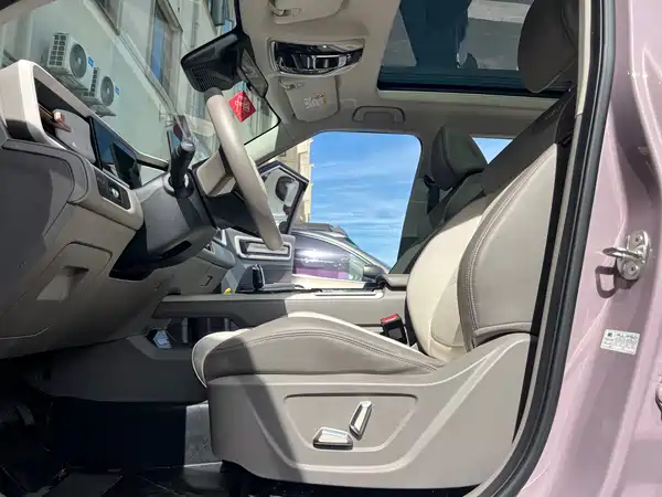 Geely ICON 2025