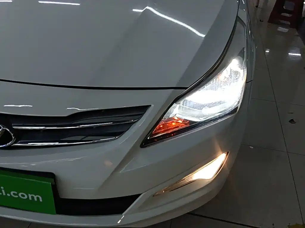 Hyundai Verna 2015 — фото 24