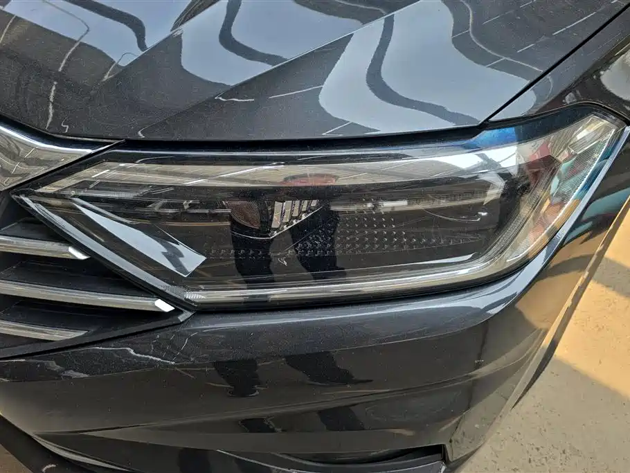 Volkswagen Sagitar 2019